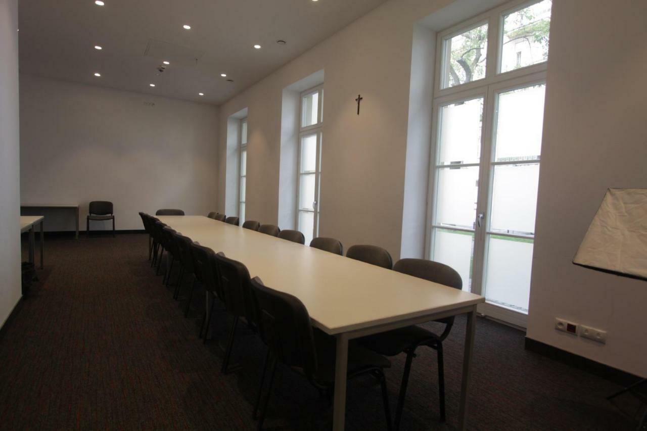Dom Pomocy Studentom Vandrarhem Warszawa