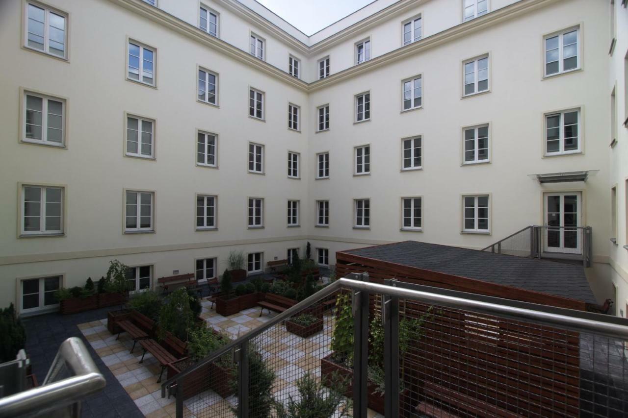 Dom Pomocy Studentom * Warszawa